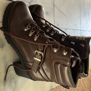 Shoes  Guess , never was weird